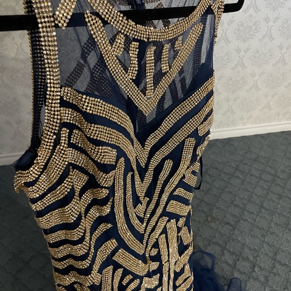 BEAUTIFUL BLUE SPARKLY DRESS GOWN - Picture 6 of 10